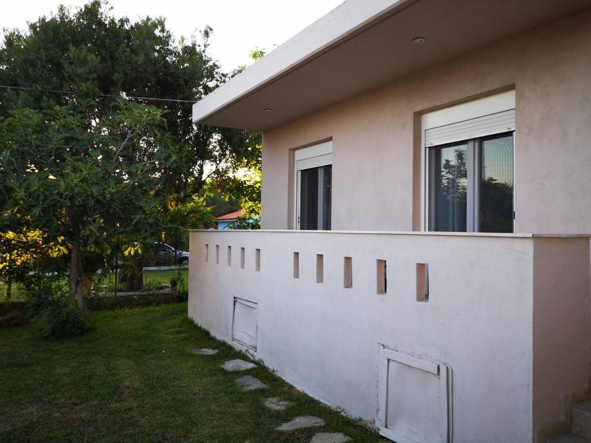 Irina Haus Apartment Gerakini Exterior photo