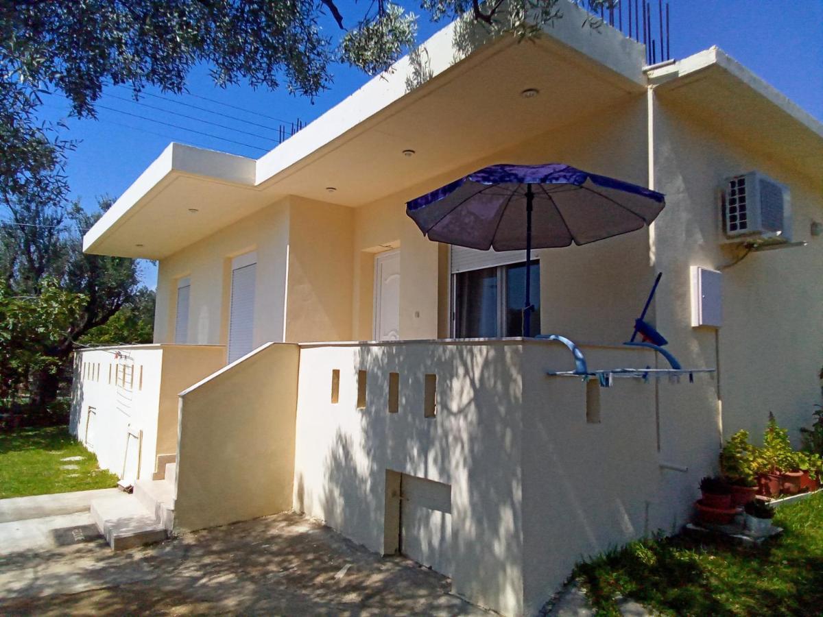 Irina Haus Apartment Gerakini Exterior photo