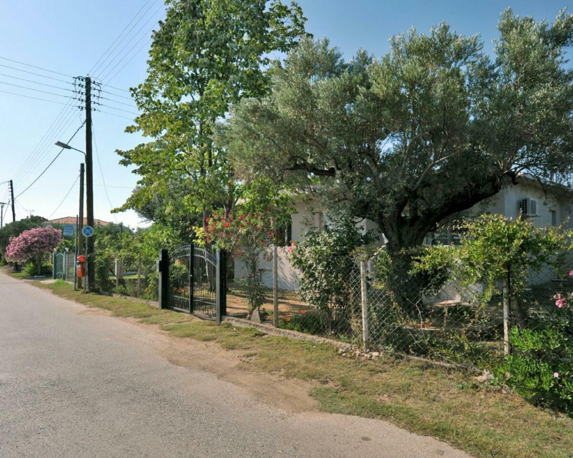 Irina Haus Apartment Gerakini Exterior photo
